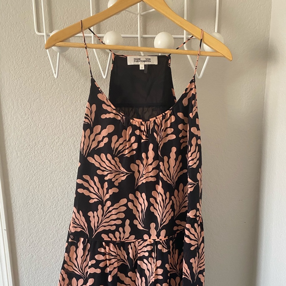 DVF Cocktail/sundress with ruffled hem
